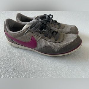 Nike Women's Victoria NM Sneakers 525322-001 Gray Purple Athletic Shoes Sz 6.5